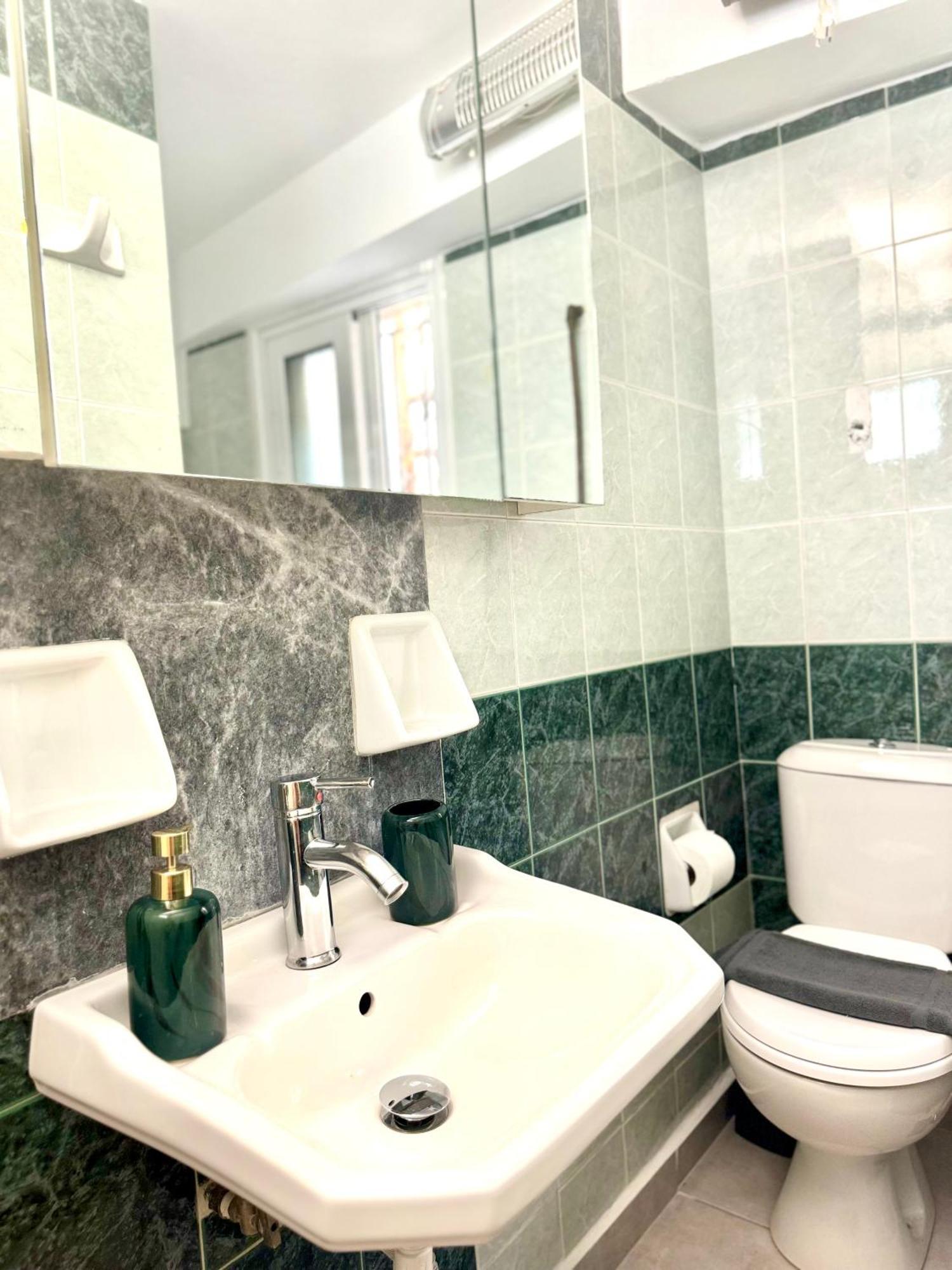 Grace Apartment Next To The Akropolis Atene Esterno foto
